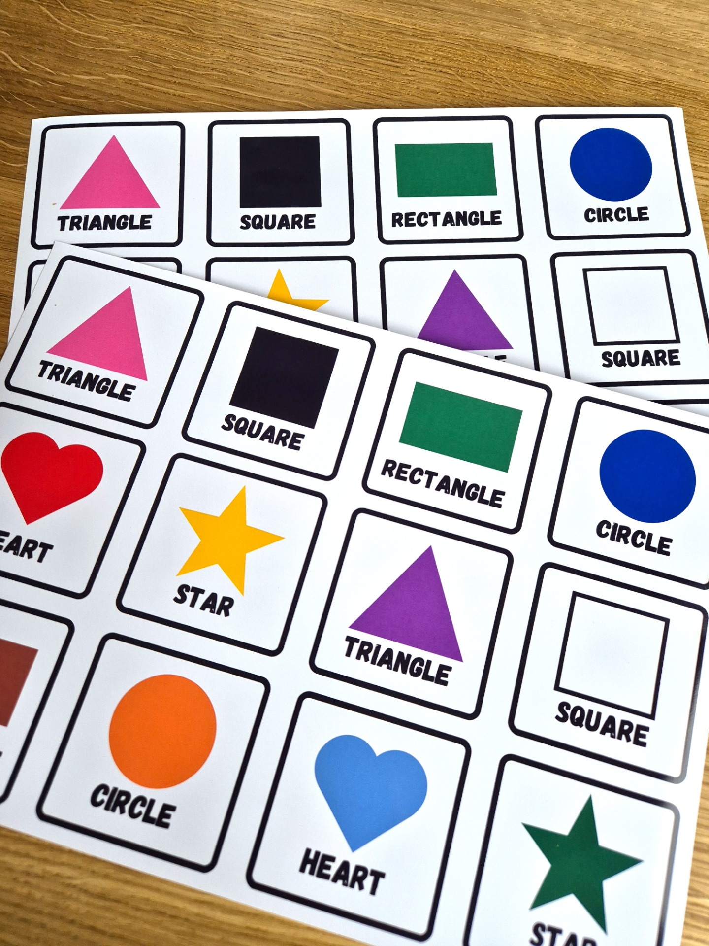 Pexeso - tvary a barvy v angličtině | shapes and colours